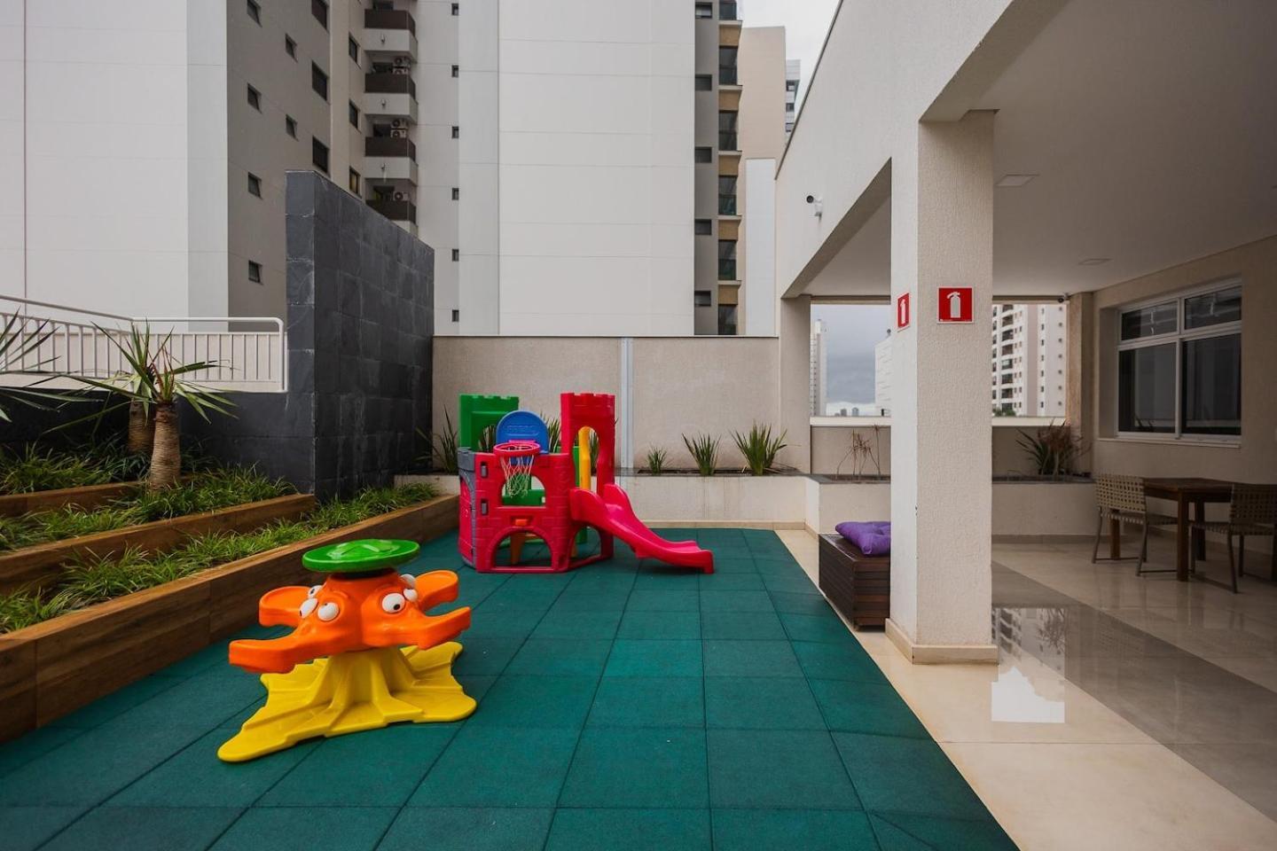 Luxo Na Gleba Com Ar Na Sala E Quarto, Lava E Seca E Academia *